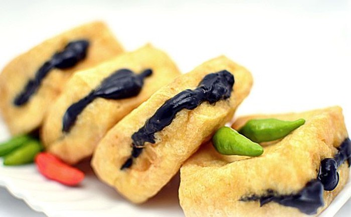 fried tofu served with hot spicy chilli soy sauce