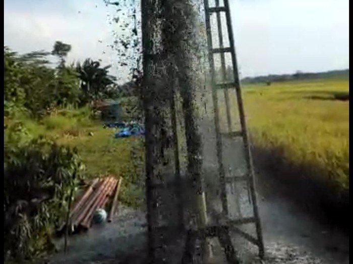 Tangkapan layar semburan air lumpur di Grobokan