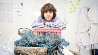 Seorang pria muda asal Belanda, Boyan Salt (25) merupakan sosok inspiratif saat ini. Ia sukses menciptakan kapal tongkang yang bergerak otomatis dengan menggunakan tenaga surya untuk mengangkut sampah di sungai.