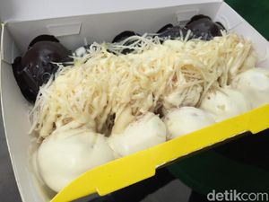 Camilan Hits di Medan, Donat Keju dan Tiramisu yang Empuk Manis