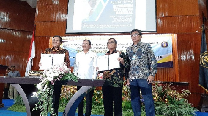 Menkes Terawan dalam kuliah tamu bertajuk Ketahanan Kesehatan Nasional di Universitas Brawijaya. (Foto: M Aminudin/detikcom)