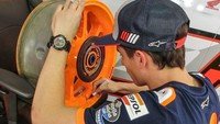 Pelek motor MotoGP Marquez ini dijual terbatas sebanyak 20 buah. Dengan rincian, pelek depan 12 buah dan pelek belakang 8 buah. Foto: Honda