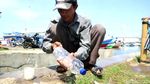 Cara Unik Memancing Ikan di Dermaga Palabuhanratu