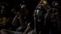 Hingga saat ini puluhan ribu orang dilaporkan terinfeksi COVID-19 dan lebih dari 2.800 orang tewas akibat virus itu.