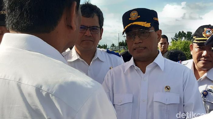 Menteri Perhubungan Budi Karya Sumadi Menteri Perhubungan Budi Karya Sumadi