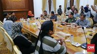 HOLD-Gegara Tambang Emas, Gubernur Khofifah Diprotes Warga