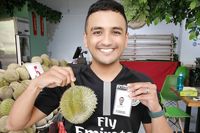 Keren! Kedai Durian Ini Bagikan Durian Gratis untuk Paramedis Virus Corona