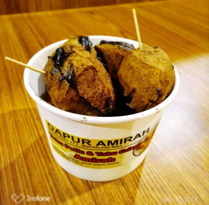 fried tofu served with hot spicy chilli soy sauce