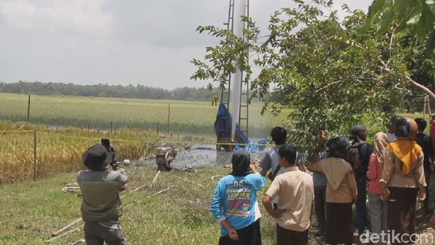 Semburan Lumpur di Grobogan Muncul Saat Pipa Paralon Dipasang