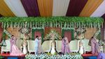 Mantap! Ibu dan Tiga Putrinya Nikah Bareng di Lapangan Bola Ciamis