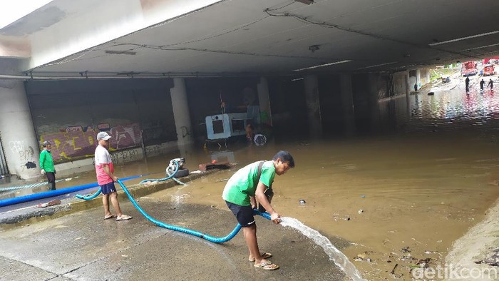 Banjir underpass Kemayoran (Lukman Arunanta)