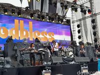 Nostalgia God Bless dengan David Coverdale di Panggung JogjaROCKarta