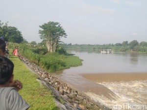Ini Penyebab Perahu Terbalik di Sungai Brantas hingga 4 Orang Hilang