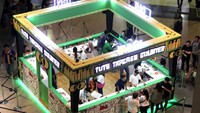 Pengunjung BNI Java Jazz Festival 2020 melakukan top up TapCash di Tuts TapCash Counter di Jakarta. Foto: dok. BNI