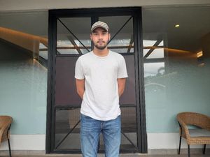 Achmad Megantara Pilih Pacaran dengan Seseorang yang Bukan Artis