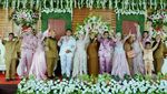 Mantap! Ibu dan Tiga Putrinya Nikah Bareng di Lapangan Bola Ciamis