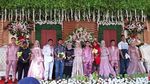 Mantap! Ibu dan Tiga Putrinya Nikah Bareng di Lapangan Bola Ciamis