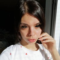 Wanita asal Polandia itu mentato bagian putih mata atau sklera menjadi warna hitam. Aleksandra ingin seluruh matanya menjadi hitam sehingga tampak bola mata yang besar.  Foto: dok. Instagram