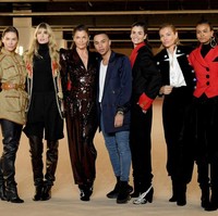 Helena bukan satu-satunya model lawas yang berlenggang di catwalk Balmain kali ini. Olivier Rousteing, direktur kreatif Balmain, turut menggandeng Esther Cañadas, Liya Kebede, Julia Stegner, Caroline Ribeiro dan Erin Wasson. Foto: Getty Images/Pascal Le Segretain