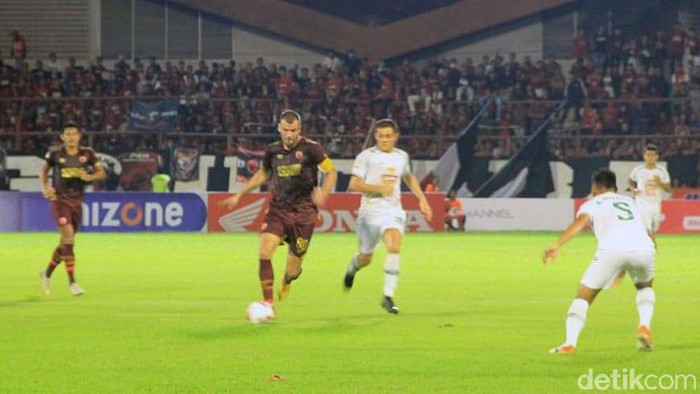 PSM Makassar mengawali petualangan di Shopee Liga 1 2020 dengan manis. Juku Eja memetik kemenangan tipis 2-1 atas Super Elang Jawa.