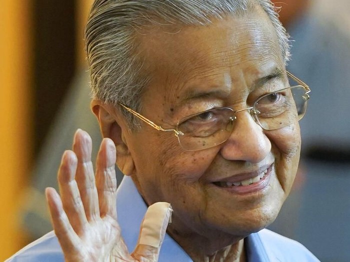 Presiden Partai Pribumi Malaysia Bersatu Muhyiddin Yassin diangkat sebagai Perdana Menteri Malaysia. Ia gantikan Mahathir Mohamad yang sebelumnya undurkan diri.