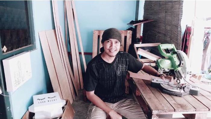 Lukisan Menyala Lukisan Menyala