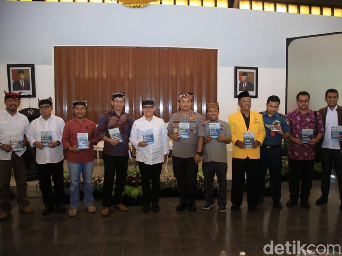 Media memiliki peran penting dalam proses kemajuan suatu daerah. Salah satunya sebagai saluran untuk mengabarkan berita positif, sehingga imej baik akan daerah tersebut bisa terbangun.