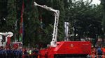 Aksi Robot Damkar yang Siap Padamkan Api di DKI