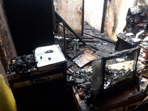 Al-Quran yang utuh saat asrama korem ludes terbakar/