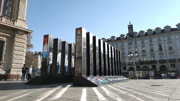 Pemandangan alun-alun Piazza Castello di Kota Turin, Italia. Hasil warnanya begitu jelas (Oppo)