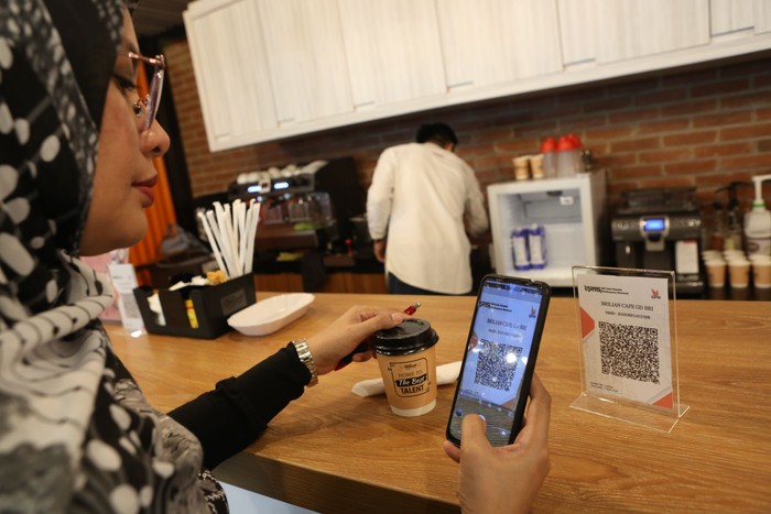 Tingkatkan Pangsa Pasar untuk Perkuat Lini Bisnis Retail Penguatan tersebut dilakukan melalui optimalisasi sinergi DS dengan Sentra Layanan prioritas BRI yang tersebar di berbagai kota.