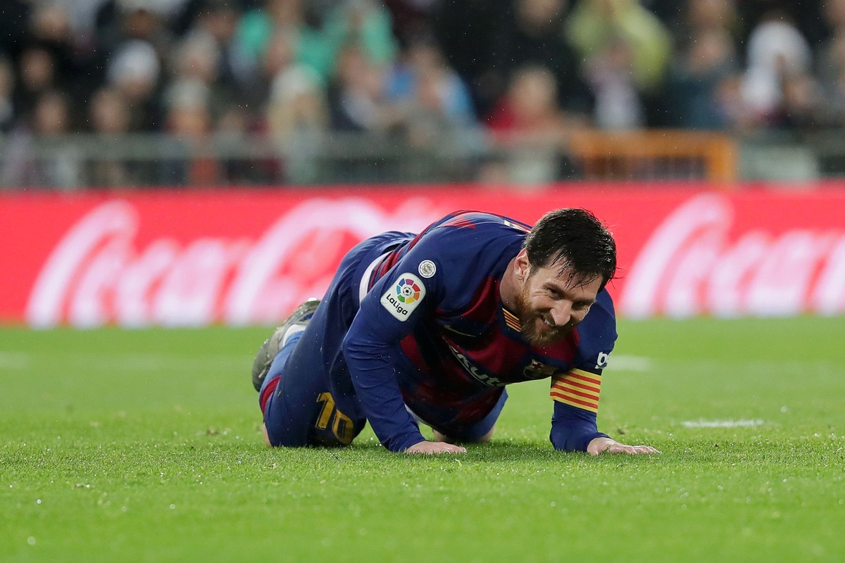 Lionel Messi Kerja Sendirian (Gonzalo Arroyo Moreno/Getty Images)