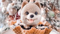 Dessert boba menggemaskan ini adalah buatan Cforcupcakes.Coffee di Pluit dan Kelapa Gading. Namanya Doggy Onsen yang memadukan es krim vanilla, cokelat, atau kopi dengan cream cheese, boba, dan waffle cone. Foto: Instagram @jesssicanadine