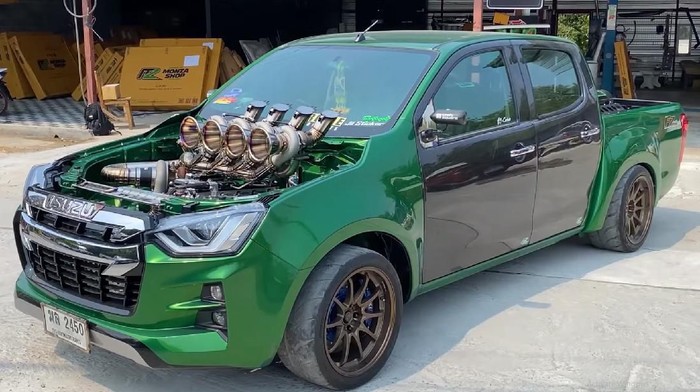 Isuzu D-Max pakai 5 turbo