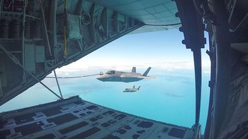 F 35 telah dikembangkan Lockheed Martin hampir 14 tahun lamanya, banyak mengalami penundaan dan diiringi berbagai kontroversi termasuk masalah teknis. Bahkan sempat ada kasus pesawat ini terbakar. Foto: Getty Images