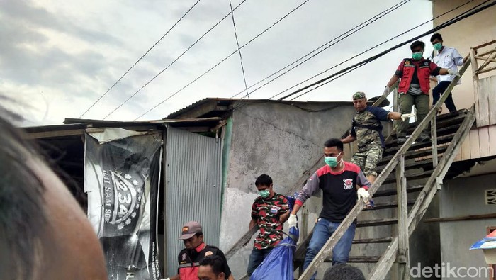 Mayat guru ditemukan dalam kondisi membusuk dii Samarinda Utara (Suriyatman/detikcom)