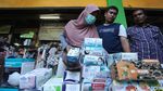 Geger Corona di RI, Warga Borong Masker dan Hand Sanitizer
