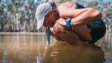 Dengan Sedotan Ini, Bisa Minum Air Sungai dan Danau dengan Aman