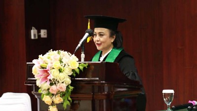 UI Gelar Pengukuhan Dua Guru Besar