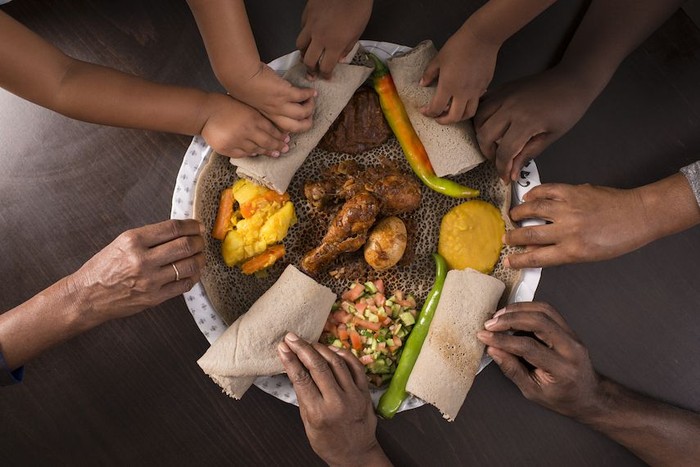 Pub Makan Siang Telanjang