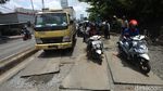 Ada Perbaikan Jalan, Kawasan Daan Mogot Macet