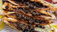 Yang agak unik, Happy Lemon tawarkan Boba Milk Tea Panini yang bikin ngiler. Cocoknya disandingkan dengan minuman segar seperti strawberry atau orange pineapple. Foto: Instagram songofmarch