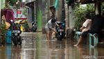 Penampakan Permukiman Cipinang Melayu yang Masih Tergenang Banjir