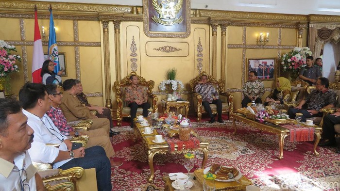 YOSS serahkan Stadion Mattoanging ke Pemprov Sulsel (Noval Dhwinuari/detikcom)