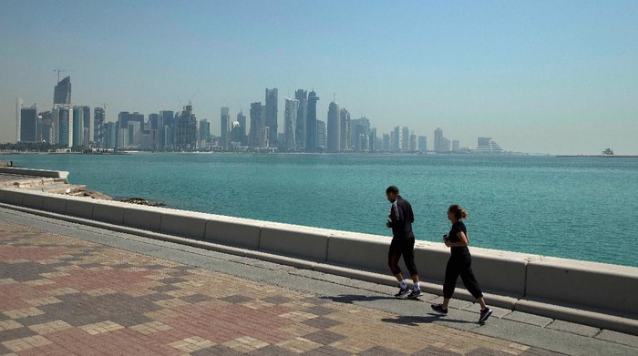 Qatar mengonfirmasi kasus pertama virus corona. Dilaporkan seorang pria Qatar berusia 36 tahun yang dievakuasi ke Doha dari Iran dinyatakan positif corona.