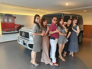 Viral, Pria Tajir Hidup dengan 4 Istri dan 16 Selingkuhan di Rumah 8 Lantai