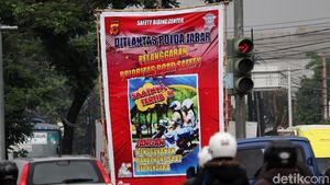 Meme Tertib Berlalu Lintas Mejeng di Bandung