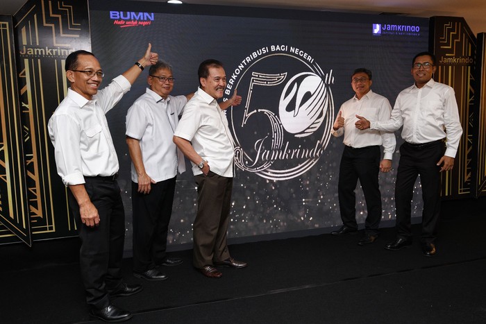 50 Tahun Jamkrindo untuk Indonesia Memasuki usia emas, 50 tahun, Perusahaan penjaminan plat merah Jamkrindo memperkenalkan logo HUT ke-50 dengan mengambil tema Terus Berkontribusi Bagi Negeri.