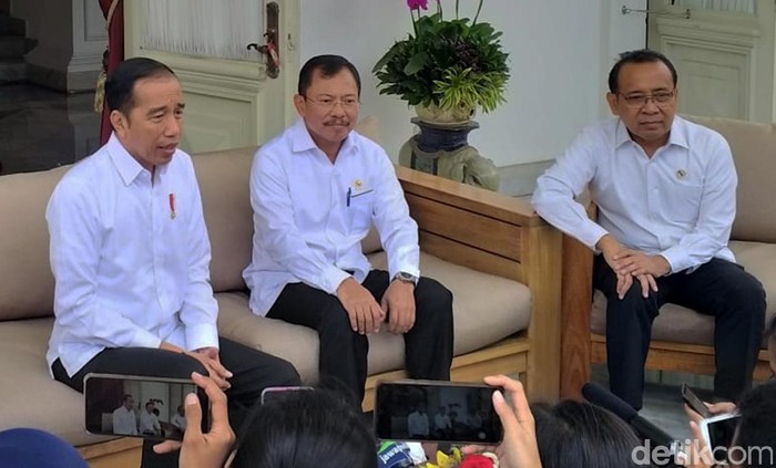 Presiden Joko Widodo dan Menteri Kesehatan Terawan Agus Saputra angkat bicara soal 2 orang positif corona di Indonesia