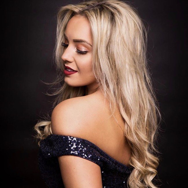 Dicampakkan oleh pria yang dicintainya telah mendorong Jen untuk mengubah bentuk tubuhnya. Ia pun bertekad untuk langsing dengan mengurangi jumlah porsi makanan yang dikonsumsinya. Foto: Instagram @jenatkinuk